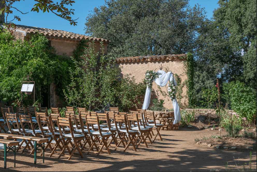 Laura B. Mariage - Photo 8