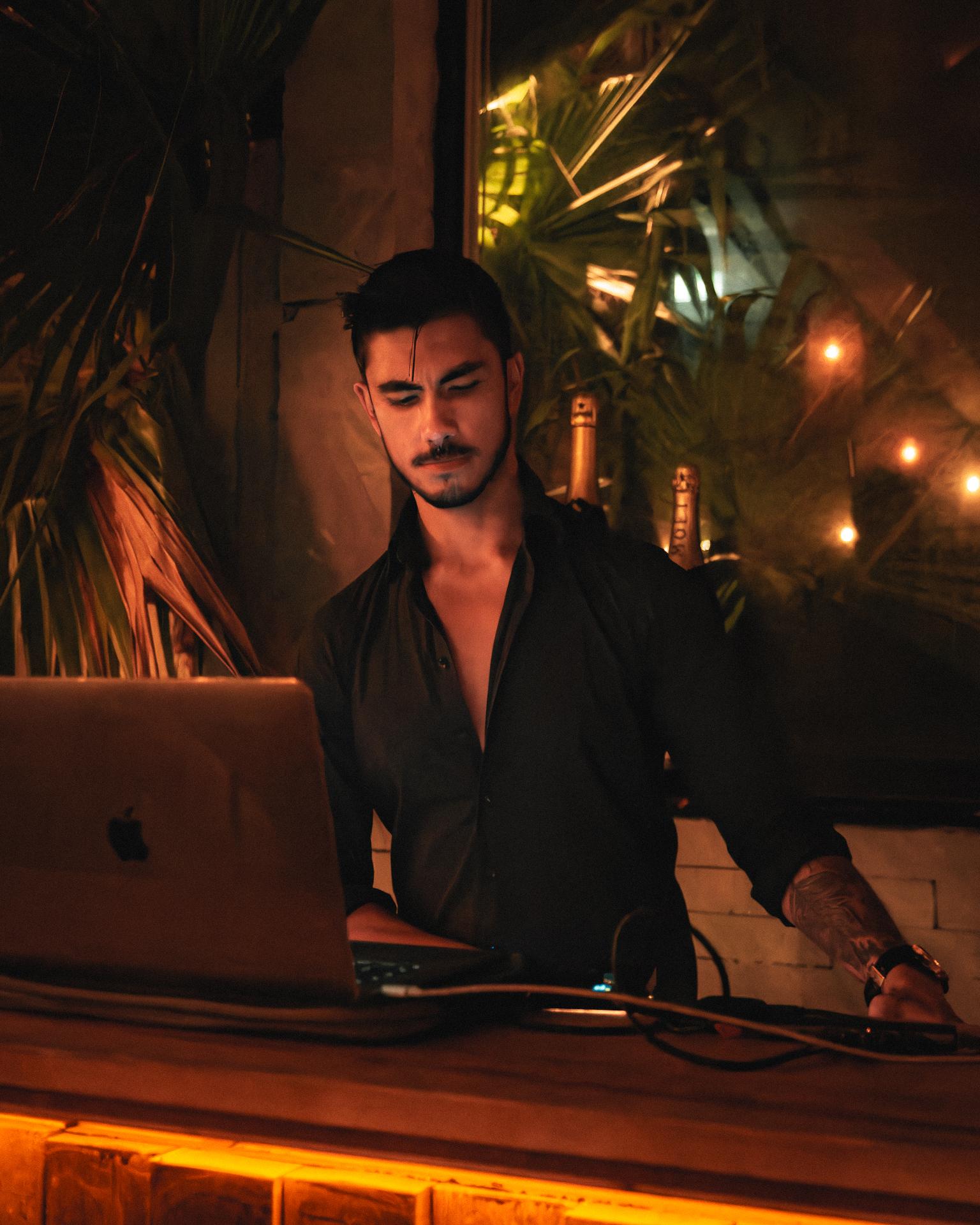 DJ SNEAX - Photo 6