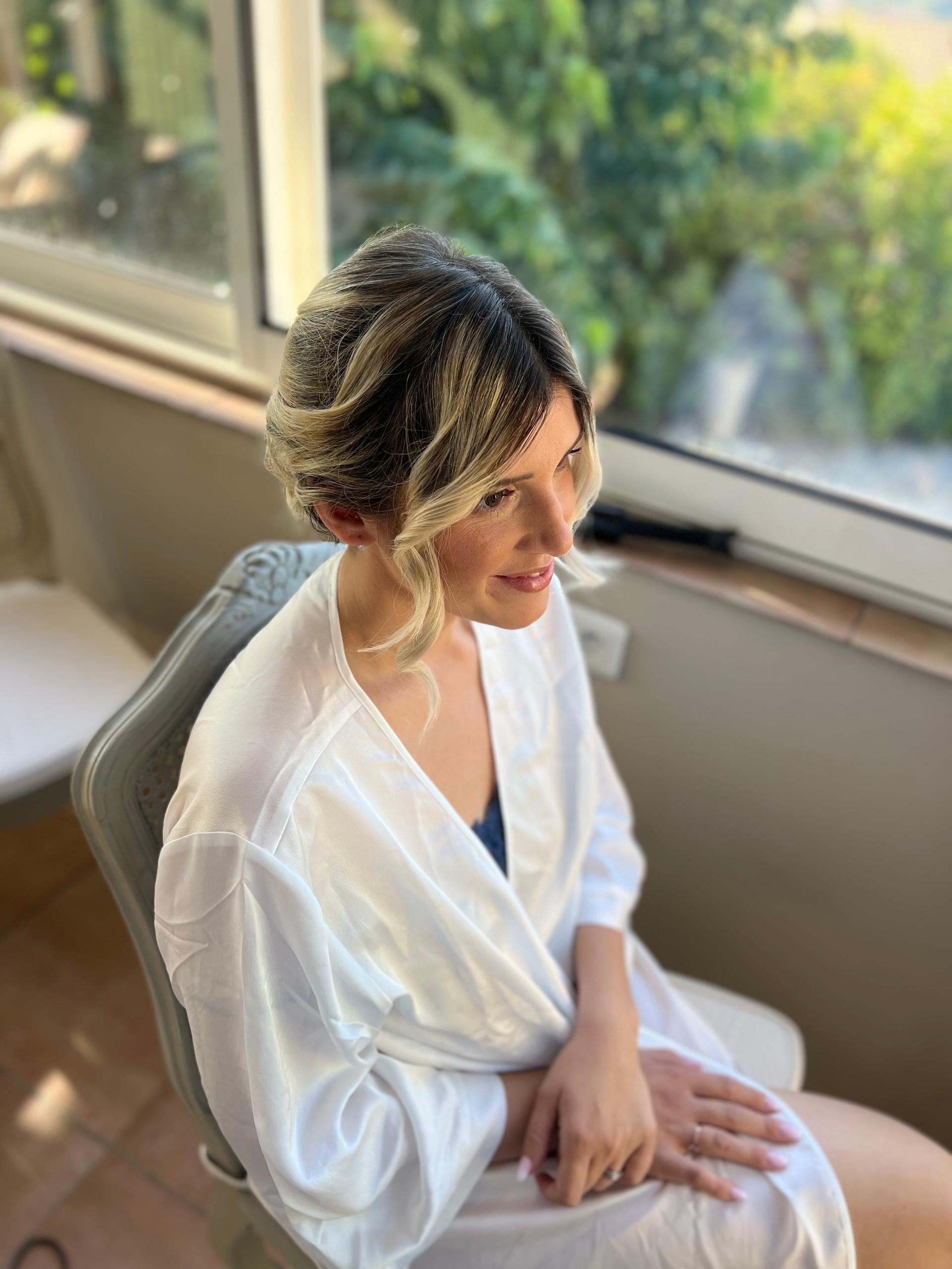 Carolyne hairstylist & make up artist 3