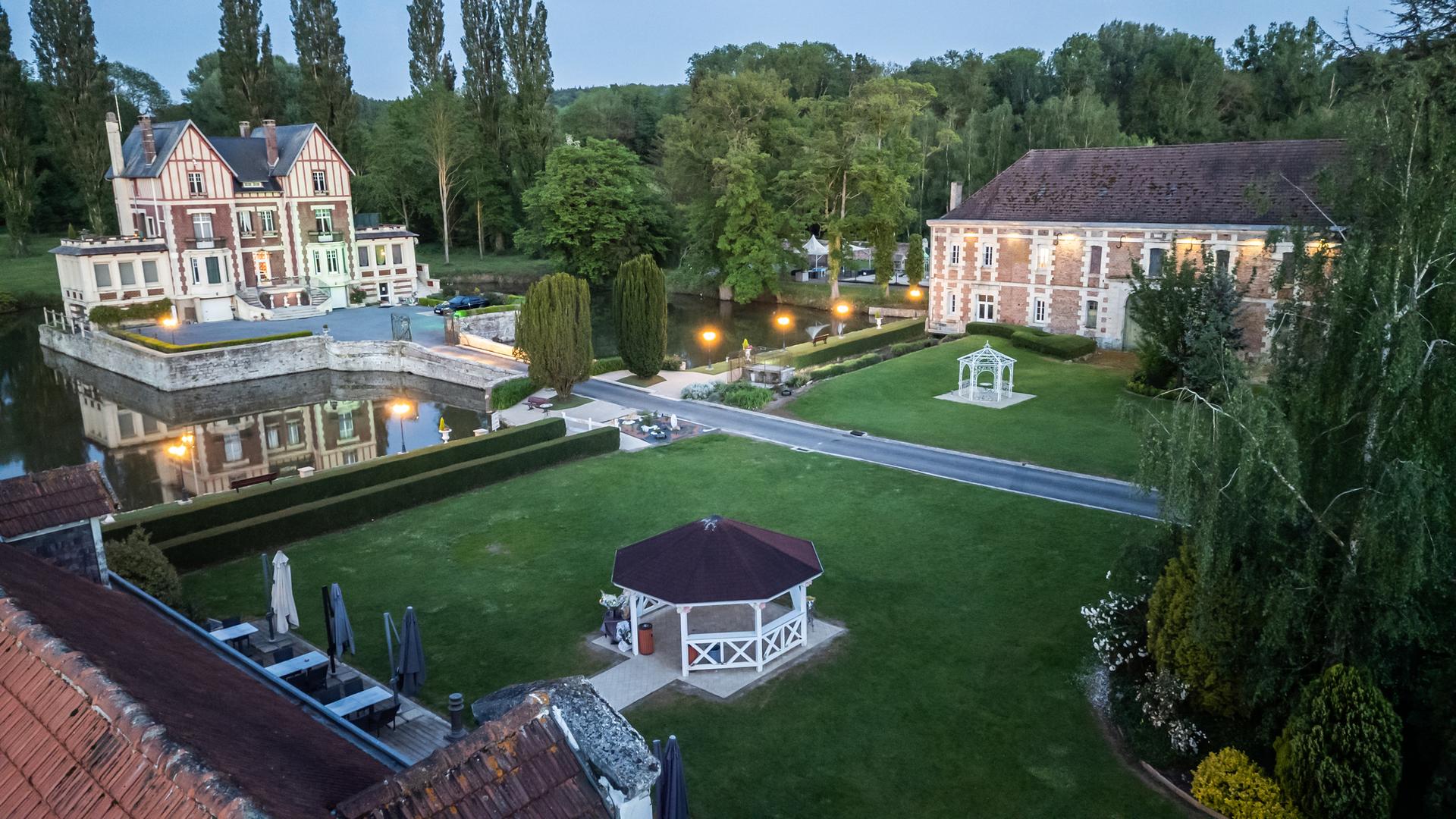 CHATEAU DE QUESMY - Photo 4