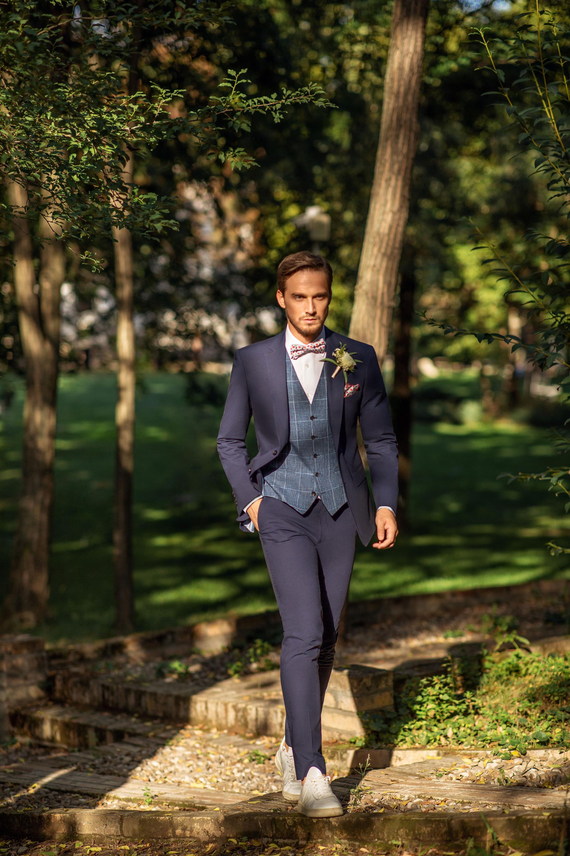 CARACTERE D'HOMME - Photo 2