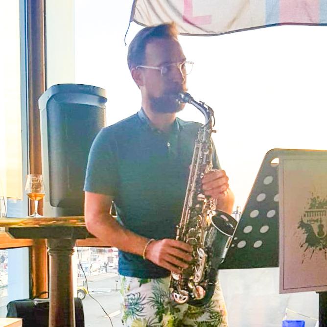 Sax and the City 2