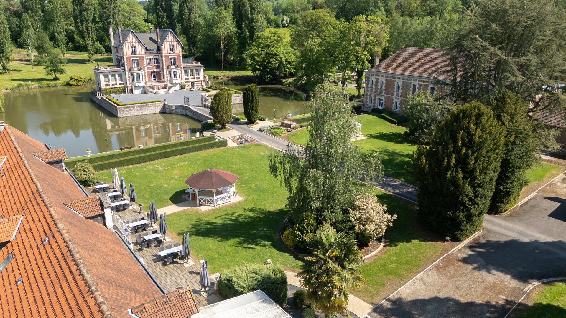 CHATEAU DE QUESMY à QUESMY